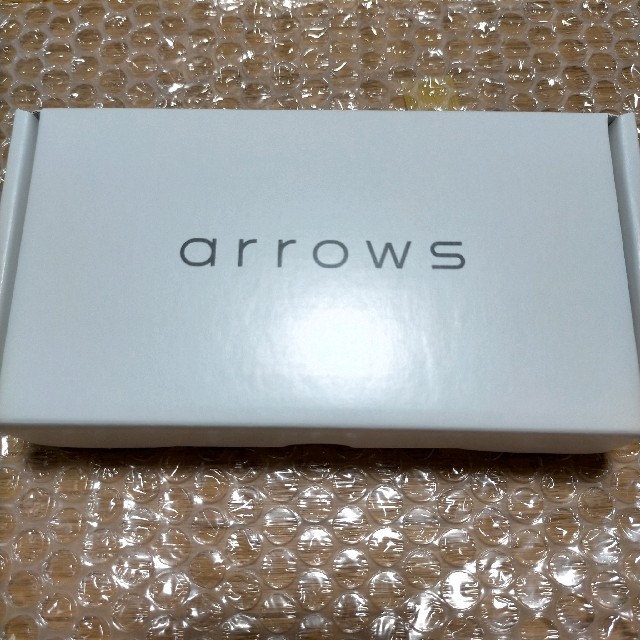 新品未使用 arrows 富士通 SIMフリー スマホ 白 ホワイト