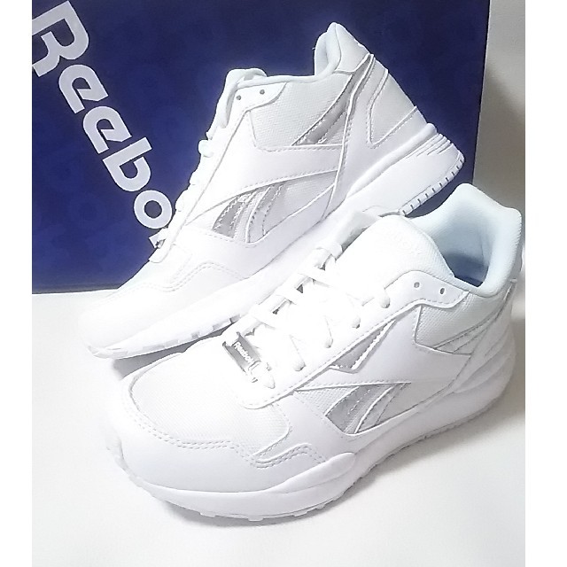 Reebok(リーボック)の定8690円!リーボックロイヤルブリッジ新品スニーカー!超希少23cm! レディースの靴/シューズ(スニーカー)の商品写真