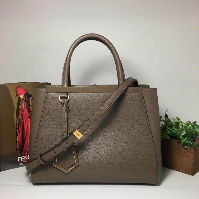 色ブラウン定価24万✨レアカラー✨Aランク✨FENDI プチトゥージュール