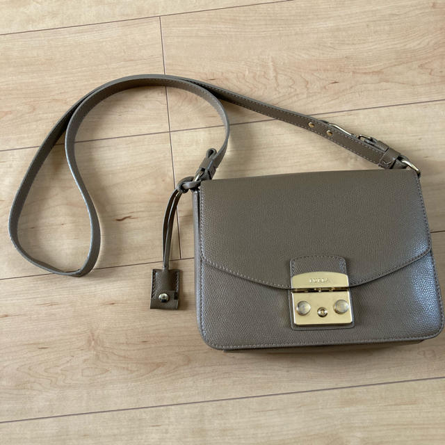 Furla(フルラ)のフルラ　メトロポリス　FURLA レディースのバッグ(ショルダーバッグ)の商品写真