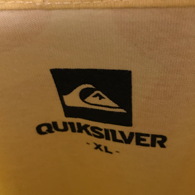 QUIKSILVER(クイックシルバー)のクイックシルバー　総柄　Tシャツ　XL メンズのトップス(Tシャツ/カットソー(半袖/袖なし))の商品写真