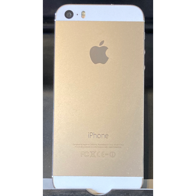 iPhone(アイフォーン)の【完動品】iPhone 5s Gold 16 GB au【難あり】 スマホ/家電/カメラのスマートフォン/携帯電話(スマートフォン本体)の商品写真