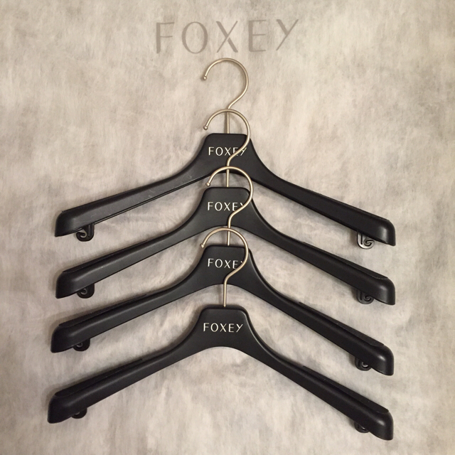 FOXEY(フォクシー)のフォクシー♡新ロゴ ハンガー レディースのファッション小物(その他)の商品写真