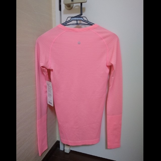 lululemon(ルルレモン)の【新品】Lululemon Swift Tech LS Crew  レディースのトップス(Tシャツ(長袖/七分))の商品写真