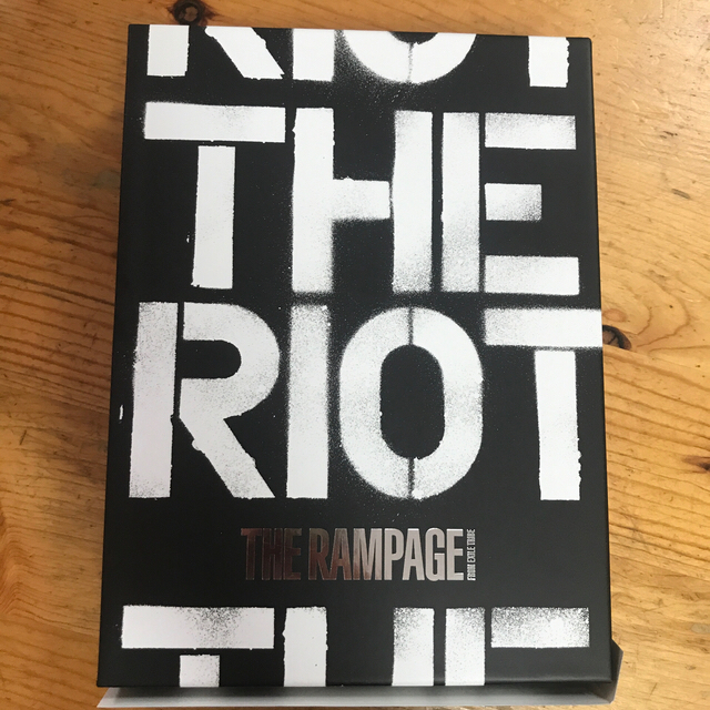 THE RAMPAGE(ザランページ)のTHE RIOT（Blu-ray Disc2枚付） エンタメ/ホビーのCD(ポップス/ロック(邦楽))の商品写真