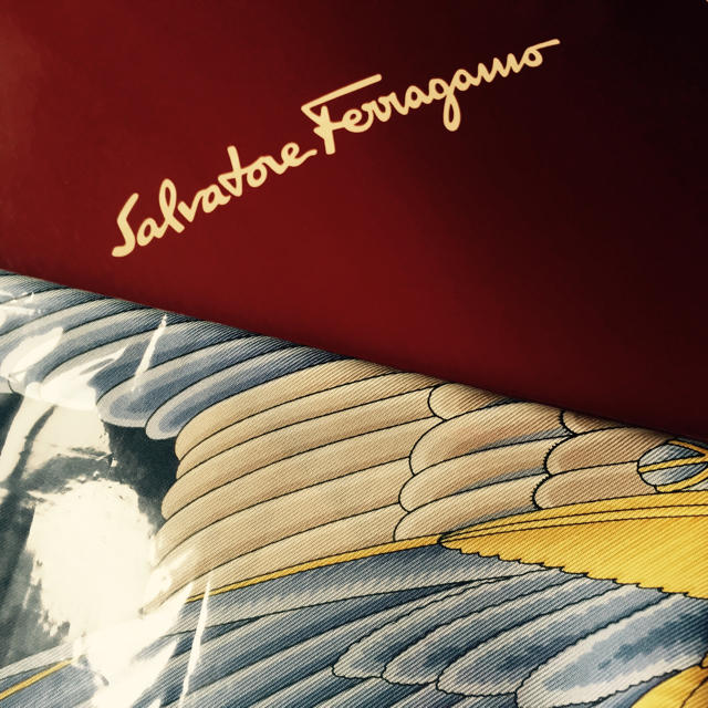 Salvatore Ferragamo(サルヴァトーレフェラガモ)の新品未使用フェラガモシルクスカーフ レディースのファッション小物(バンダナ/スカーフ)の商品写真