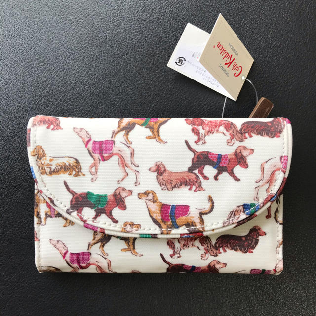 Cath Kidston(キャスキッドソン)の【新品未使用‼️】キャスキッドソン  犬柄財布 レディースのファッション小物(財布)の商品写真