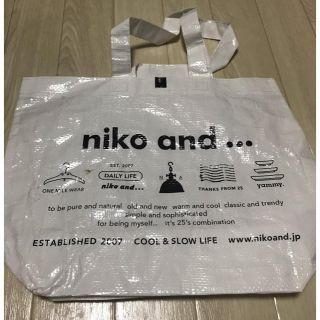 ニコアンド(niko and...)のニコアンド  エコバッグ　ビニール素材　ショップ袋(ショップ袋)