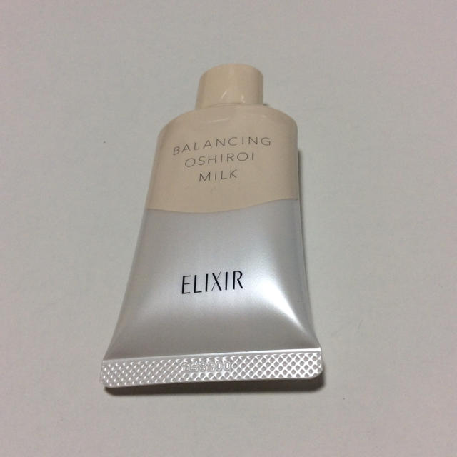 ELIXIR(エリクシール)のエルクシール ルフレ バランシングおしろいミルクc コスメ/美容のスキンケア/基礎化粧品(乳液/ミルク)の商品写真