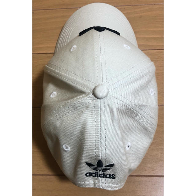 adidas(アディダス)の«本日限定価格»★adidas originals キャップ ベージュ ★ メンズの帽子(キャップ)の商品写真