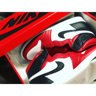 ナイキ(NIKE)のNIKE WMNS AIR JORDAN 1 "SATIN RED"(スニーカー)