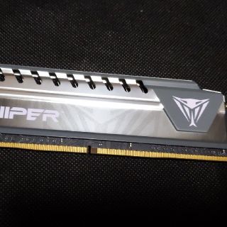 PatriotDDR4 16GBメモリー　(PCパーツ)