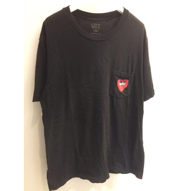 Supreme(シュプリーム)のKaws uniqlo 第1弾 ポケットT 黒 XL カウズ メンズのトップス(Tシャツ/カットソー(半袖/袖なし))の商品写真