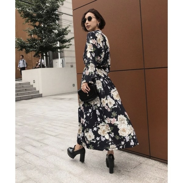 Ameri VINTAGE(アメリヴィンテージ)の【新品】AMERI アメリ /BLOSSOM PLEATS DRESS レディースのワンピース(ロングワンピース/マキシワンピース)の商品写真