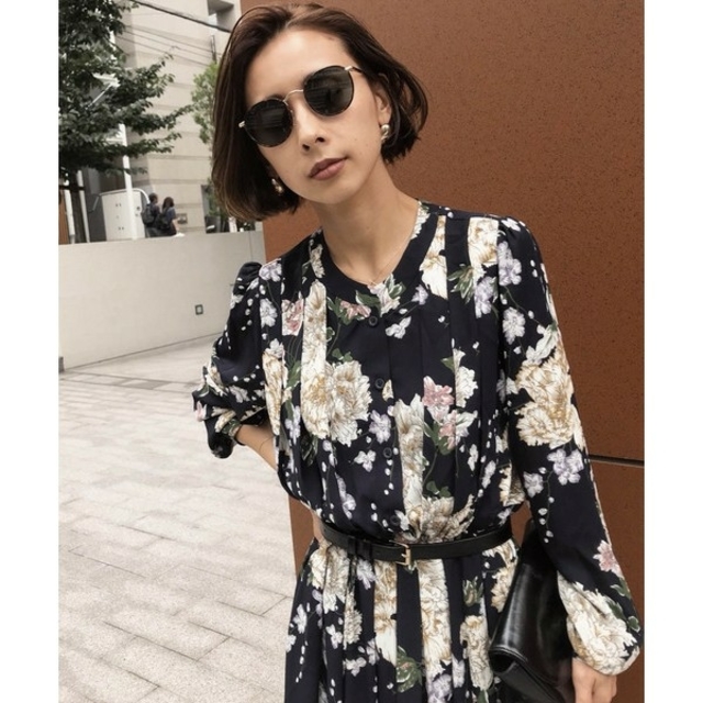 Ameri VINTAGE(アメリヴィンテージ)の【新品】AMERI アメリ /BLOSSOM PLEATS DRESS レディースのワンピース(ロングワンピース/マキシワンピース)の商品写真