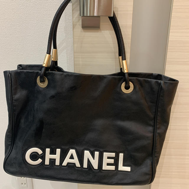 CHANEL(シャネル)の❤️ひるろ様専用❤️CHANELカメリアトートバッグバッグ❤️ メンズのバッグ(トートバッグ)の商品写真