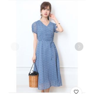 ジャスグリッティー(JUSGLITTY)の【専用】Jusglitty ラップ風花柄レトロワンピース(ひざ丈ワンピース)