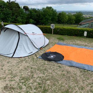 Coleman - 限定値下げ QUECHUA (ケシュア) キャンプ ポップアップ