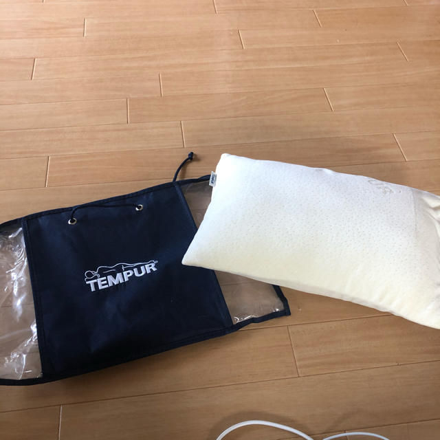 TEMPUR(テンピュール)のテンピュール　コンフォートピロートラベル　新品　小さめサイズの枕です インテリア/住まい/日用品の寝具(枕)の商品写真