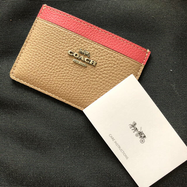 COACH(コーチ)のコーチ　COACH  カードケース　新品　　プレゼント レディースのファッション小物(名刺入れ/定期入れ)の商品写真