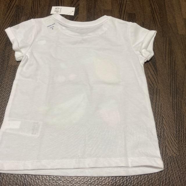 GAP(ギャップ)の100センチ白Tシャツ キッズ/ベビー/マタニティのキッズ服女の子用(90cm~)(Tシャツ/カットソー)の商品写真