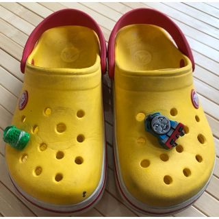 クロックス(crocs)のキッズサンダル crocs クロックス17.5cm~18cm(チャーム付き)(サンダル)