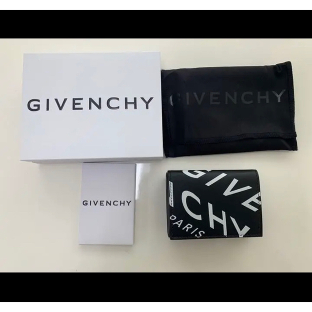 GIVENCHY(ジバンシィ)の値下げしました　GIVENCHY ミニ折り財布 メンズのファッション小物(折り財布)の商品写真