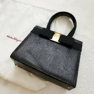 サルヴァトーレフェラガモ(Salvatore Ferragamo)の【新品】サルヴァトーレフェラガモ ハンドバッグ(ハンドバッグ)