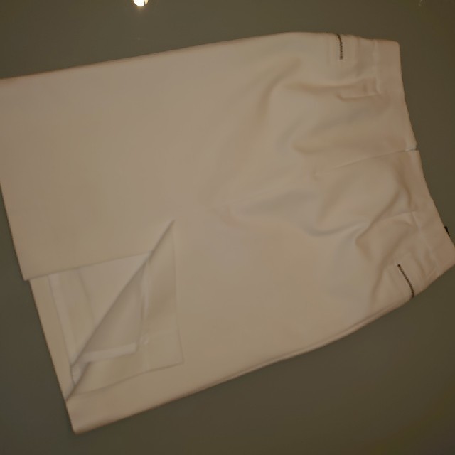 BOSCH(ボッシュ)のタイムセールBOSCHホワイトスカート レディースのスカート(ひざ丈スカート)の商品写真