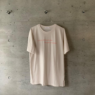 ロゴT シャツ　シンプル プリント　T  ベージュ(Tシャツ/カットソー(半袖/袖なし))