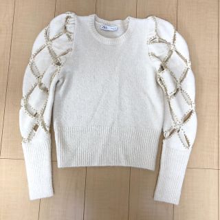 ザラ(ZARA)のZARA STUTS付きニット　ベージュゴールド(ニット/セーター)