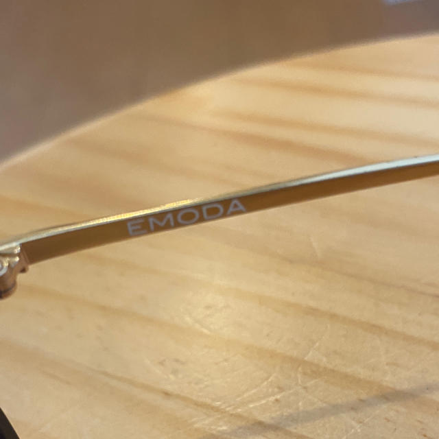 EMODA(エモダ)のEMODA サングラス レディースのファッション小物(サングラス/メガネ)の商品写真