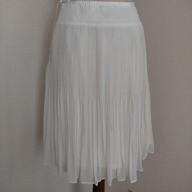 MISCH MASCH(ミッシュマッシュ)のサイズ1   MISCH MASCH 白　ひざ丈スカート レディースのスカート(ひざ丈スカート)の商品写真