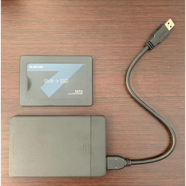 ELECOM(エレコム)のSSD 480GB 内臓2.5インチHDDを簡単換装　コピーソフト付　ケース付  スマホ/家電/カメラのPC/タブレット(PCパーツ)の商品写真