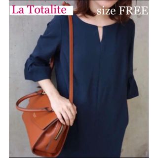 ラトータリテ(La TOTALITE)のラトータリテ キーネック ネイビー 袖フレア ワンピース(ひざ丈ワンピース)