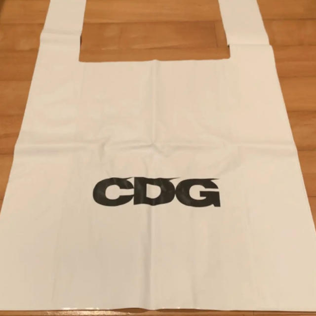 COMME des GARCONS(コムデギャルソン)のCDG ショッパー 中サイズ ギャルソン エコバッグ レディースのバッグ(エコバッグ)の商品写真