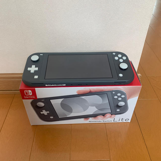 Nintendo Switch(ニンテンドースイッチ)の任天堂　Switch Lite グレー エンタメ/ホビーのゲームソフト/ゲーム機本体(家庭用ゲーム機本体)の商品写真