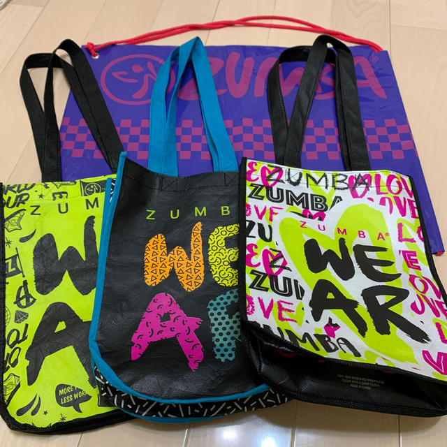 Zumba(ズンバ)のZUMBA バッグ　4点セット　新品&美品 スポーツ/アウトドアのスポーツ/アウトドア その他(ダンス/バレエ)の商品写真