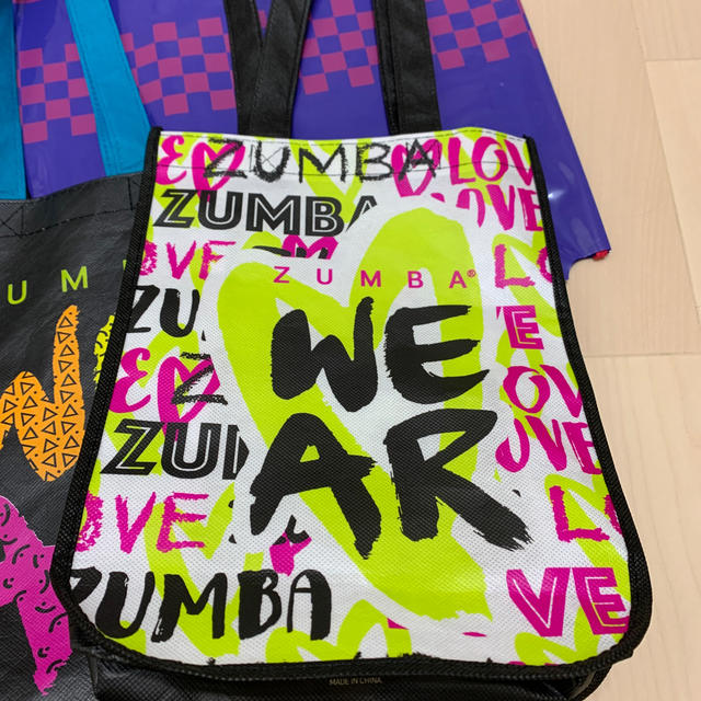 Zumba(ズンバ)のZUMBA バッグ　4点セット　新品&美品 スポーツ/アウトドアのスポーツ/アウトドア その他(ダンス/バレエ)の商品写真