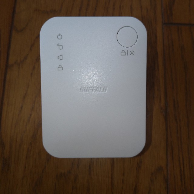 buffalo　Wi-Fi中継器 スマホ/家電/カメラのPC/タブレット(PC周辺機器)の商品写真