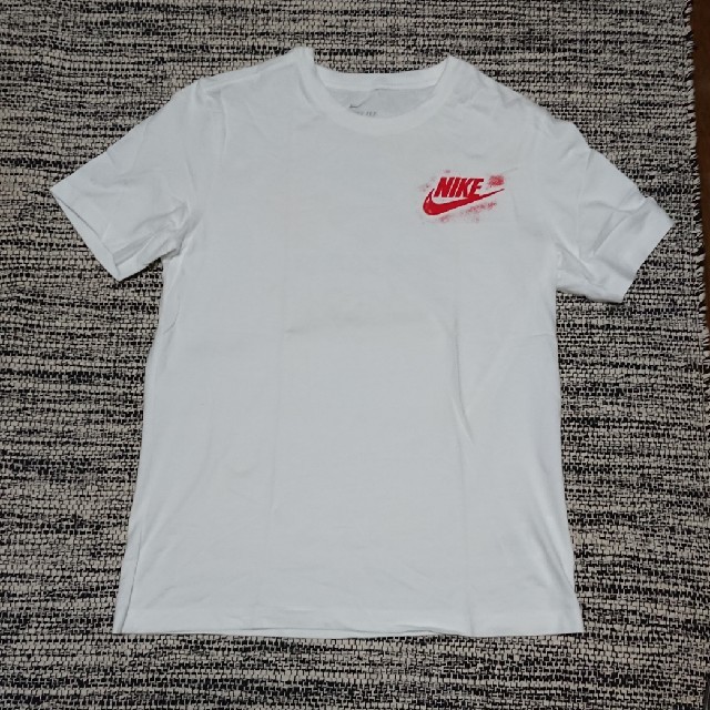 NIKE(ナイキ)のナイキ Tシャツ ホワイト ロゴプリント  nike tee メンズ L 美品 メンズのトップス(Tシャツ/カットソー(半袖/袖なし))の商品写真