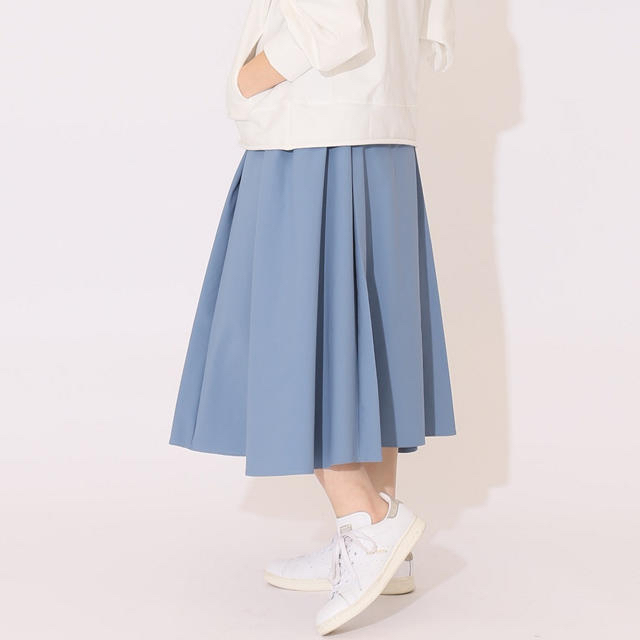Simplicite(シンプリシテェ)のJOINT WORKS タスランイレヘムタックススカート サックスブルー レディースのスカート(ひざ丈スカート)の商品写真