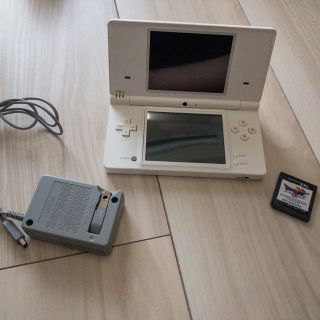 ニンテンドーDS(ニンテンドーDS)のNINTENDO DSi ドラクエⅨ星空の守り人付き(携帯用ゲームソフト)