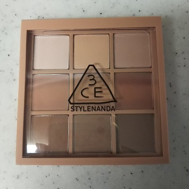 3ce(スリーシーイー)の3CE multi eye color palette コスメ/美容のベースメイク/化粧品(アイシャドウ)の商品写真