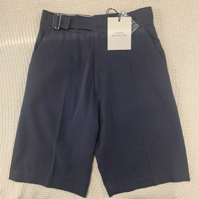 1LDK SELECT(ワンエルディーケーセレクト)のSTUDIO NICHOLSON / CYNCH WAIST SHORTS メンズのパンツ(ショートパンツ)の商品写真