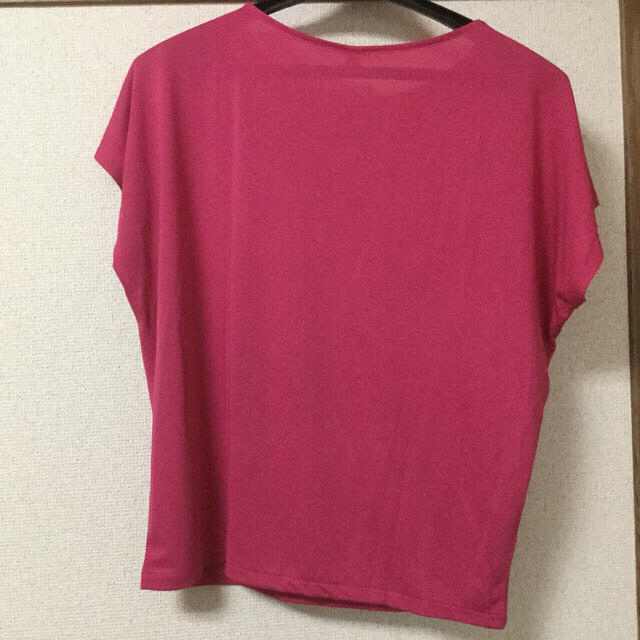 UNIQLO(ユニクロ)の専用　ユニクロ　ドレープ　クルーネックT ピンク　新品タグ付き レディースのトップス(Tシャツ(半袖/袖なし))の商品写真