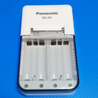 パナソニック(Panasonic)のPanasonic  エボルタ専用  急速充電器  BQ―391(バッテリー/充電器)