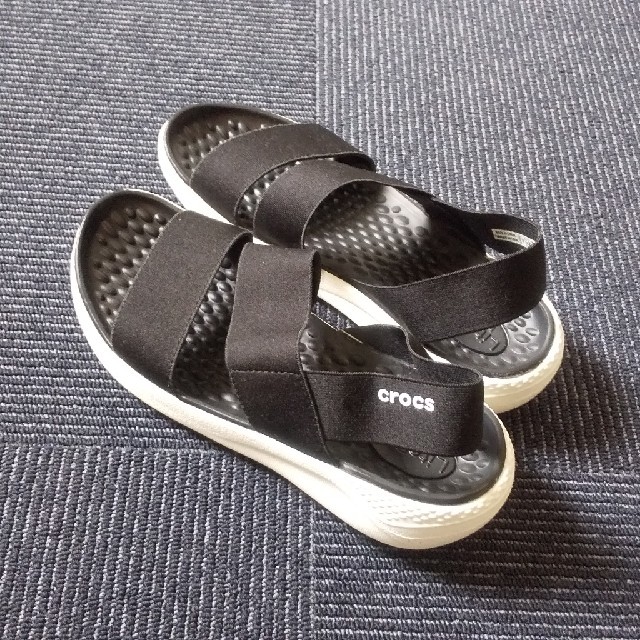 crocs(クロックス)の【レン様専用】クロックス ライトライド ストレッチ サンダル ウィメン レディースの靴/シューズ(サンダル)の商品写真