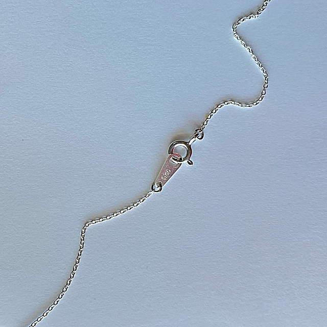 写真より実物が綺麗です！あこや真珠　セミラウンド型　一粒ネックレス　sv925 レディースのアクセサリー(ネックレス)の商品写真