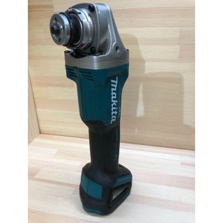 マキタ(Makita)のマキタ　ディスクグラインダ　14.4v GA403D本体のみ(工具/メンテナンス)